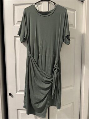 Women’s Sage Green Knot-Detail Short Sleeve Dress